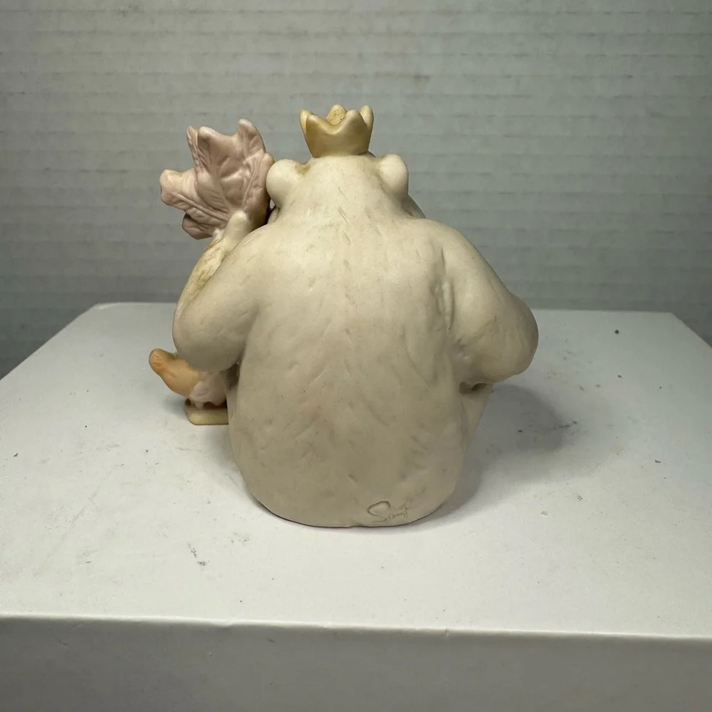 Precious Moments Figure 1989 TO MY FAVORITE FAN Samuel J. Butcher 521043 Enesco